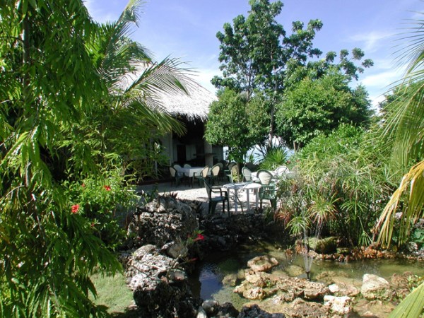 cebu-moalboal-dolphins-house-garden